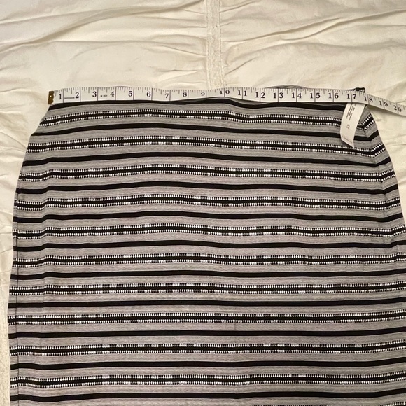 ⭐️5 for $25⭐️ BRAND NEW🌟 MIDI length skirt from old navy - NWT - Picture 6 of 6